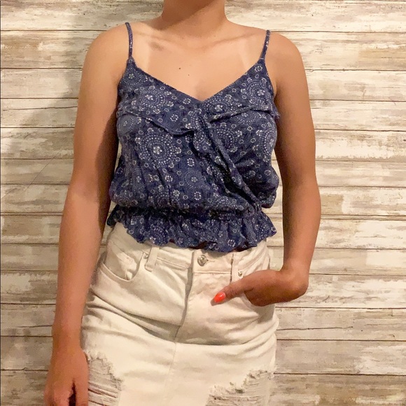 Size small hollister cropped tank top. - Picture 1 of 3